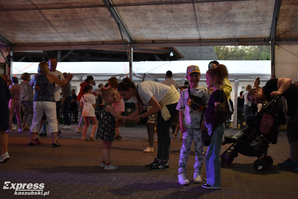 Majówka w rytmie disco w Ostrzycach