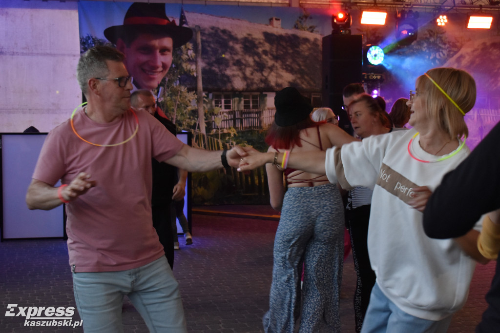 Majówka w rytmie disco w Ostrzycach