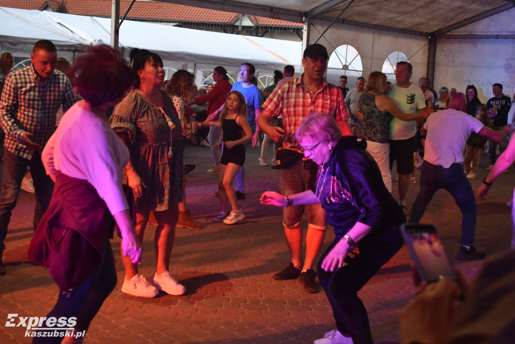 Majówka w rytmie disco w Ostrzycach
