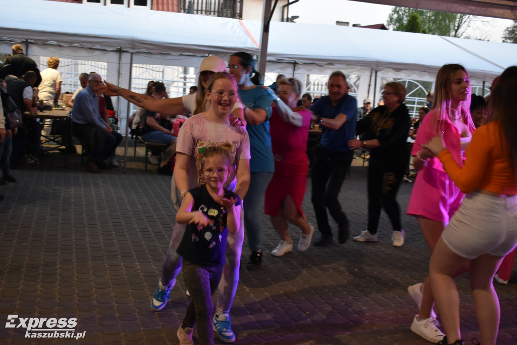 Majówka w rytmie disco w Ostrzycach