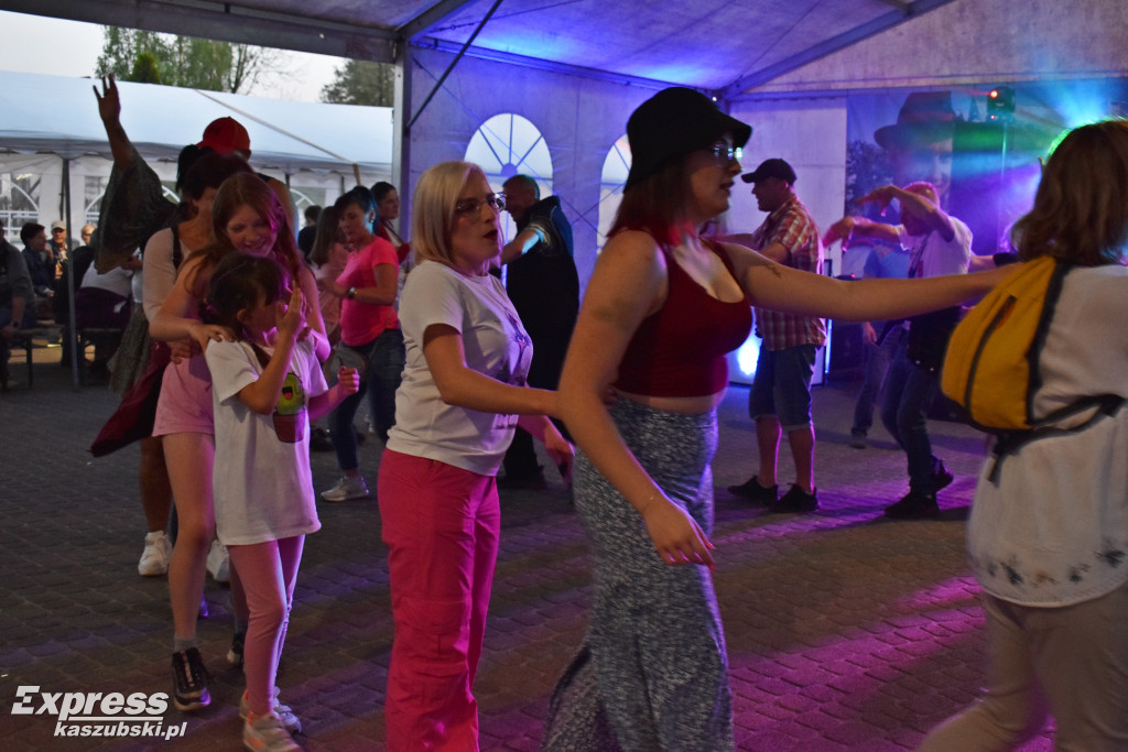 Majówka w rytmie disco w Ostrzycach