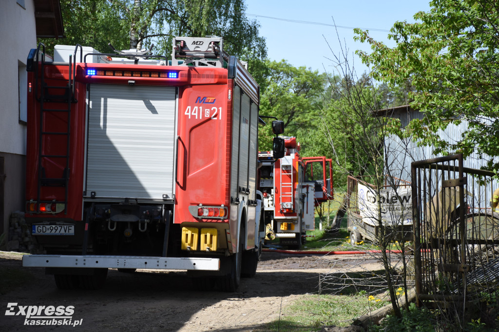 Kołodzieje. Pożar na terenie gospodarstwa