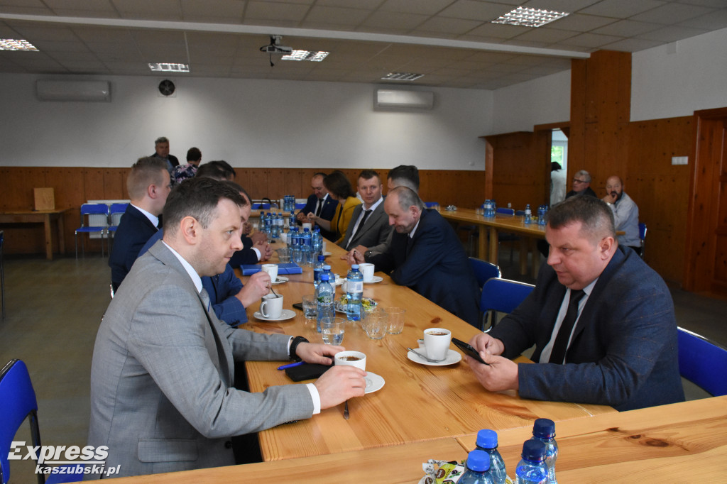 Sulęczyno - pierwsza sesja samorządu