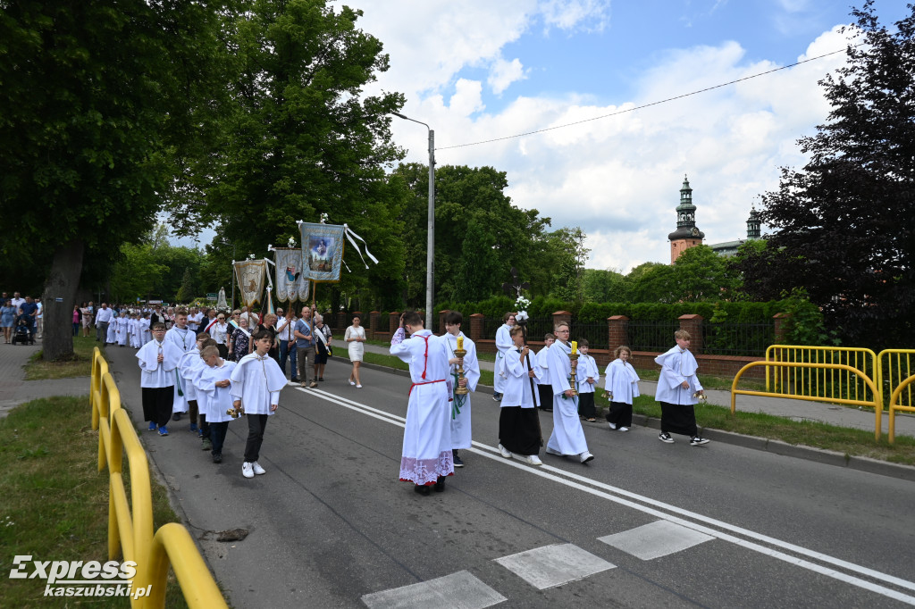 Uroczystość Bożego Ciała w kartuskiej kolegiacie