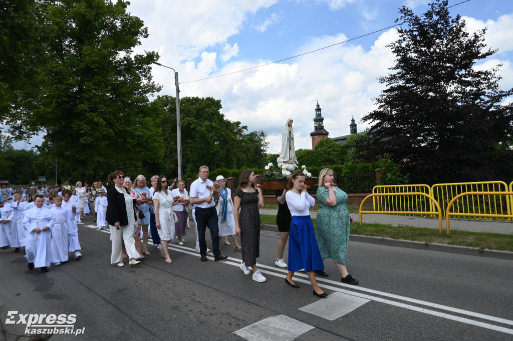 Uroczystość Bożego Ciała w kartuskiej kolegiacie