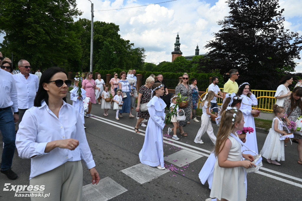 Uroczystość Bożego Ciała w kartuskiej kolegiacie