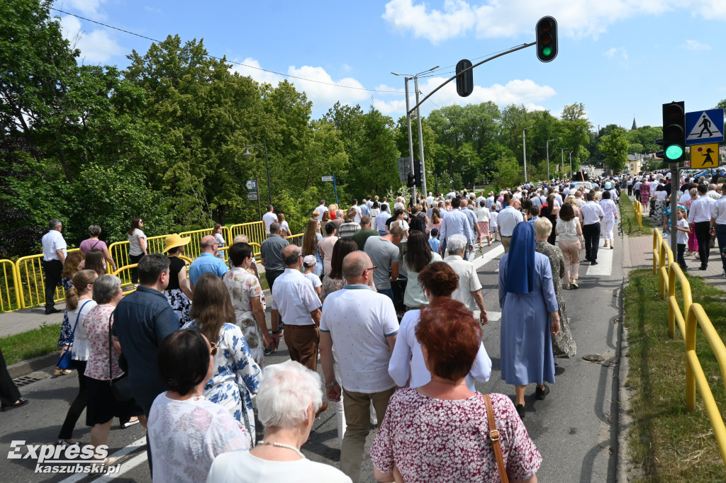 Uroczystość Bożego Ciała w kartuskiej kolegiacie