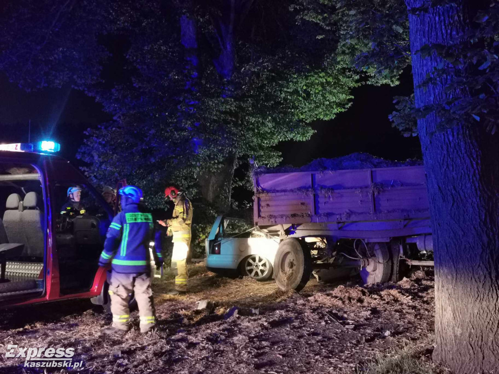 Gowidlino. Osobówka zderzyła się z ciągnikiem