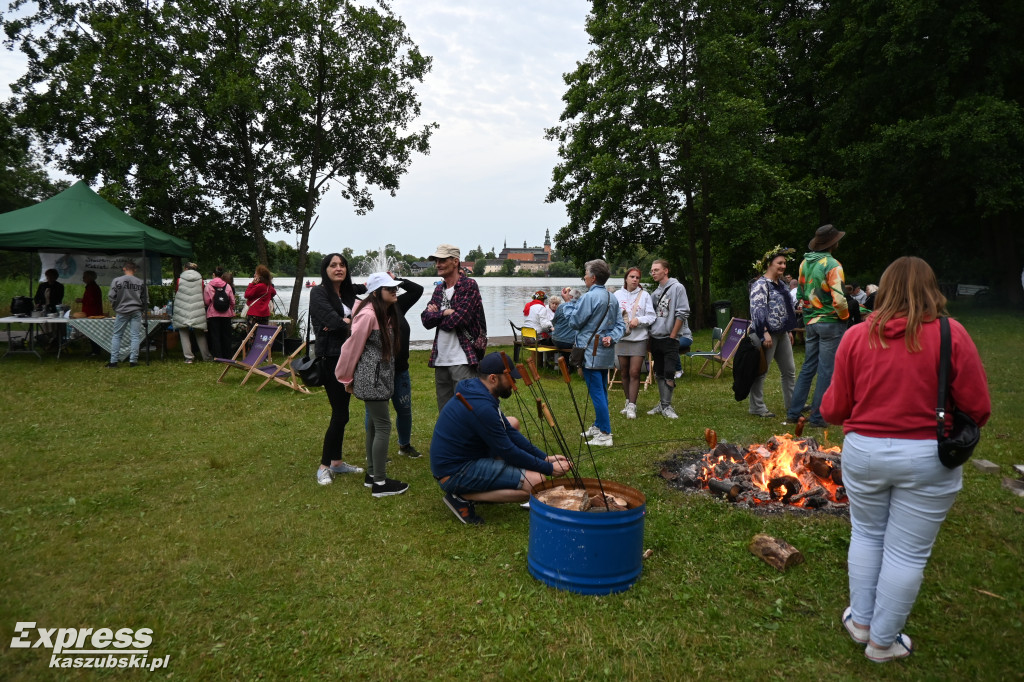 Sobótki na Wyspie Łabędziej w Kartuzach
