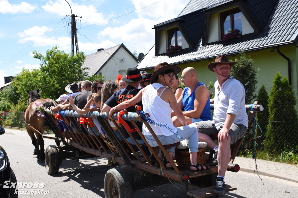 Jubileuszowa parada bryczek i zaprzęgów konnych