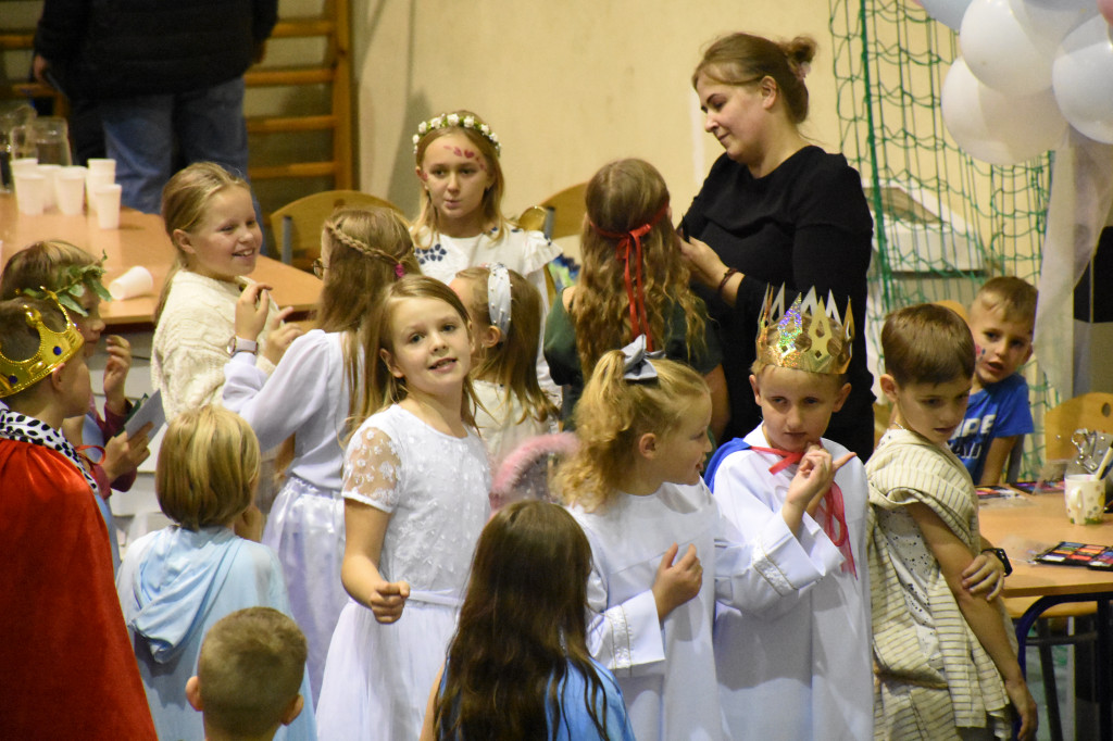 Bal Wszystkich Świętych w Sierakowicach