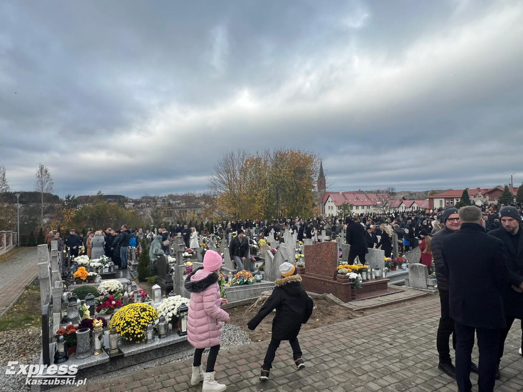 Dzień Wszystkich Świętych w Gowidlinie