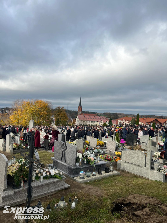 Dzień Wszystkich Świętych w Gowidlinie