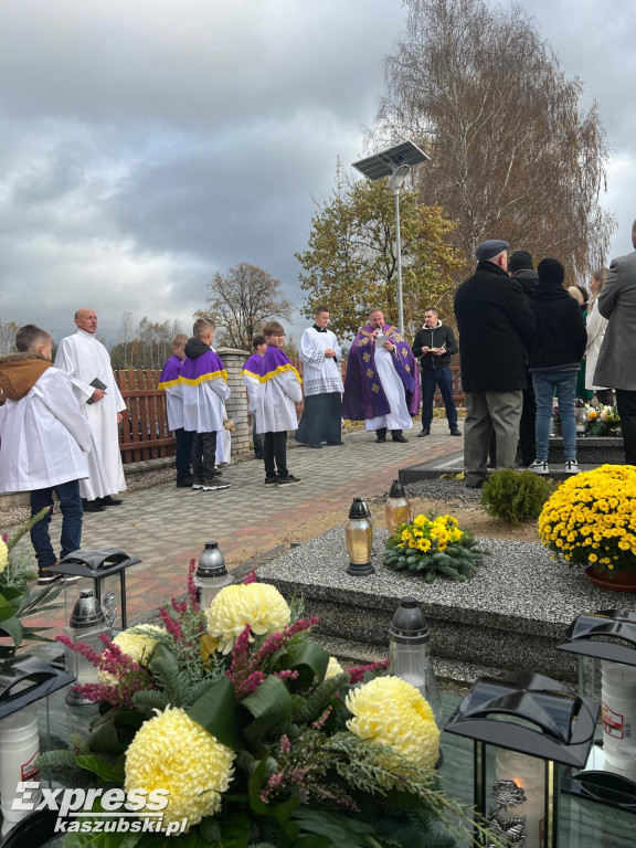 Dzień Wszystkich Świętych w Gowidlinie