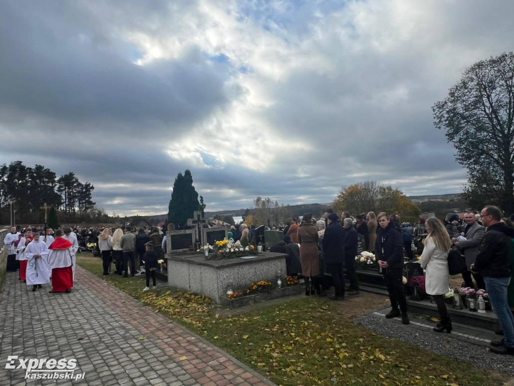 Dzień Wszystkich Świętych w Gowidlinie