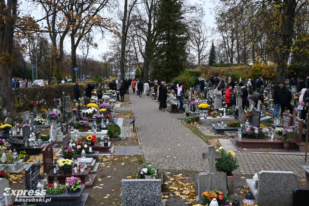 Wszystkich Świętych na cmentarzu w Kartuzach