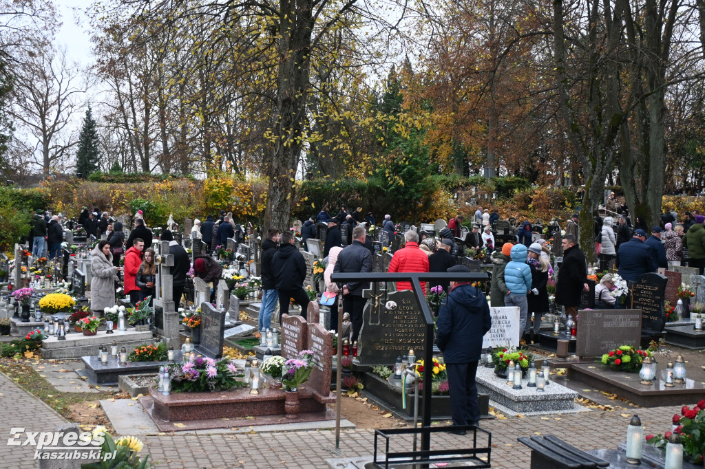 Wszystkich Świętych na cmentarzu w Kartuzach