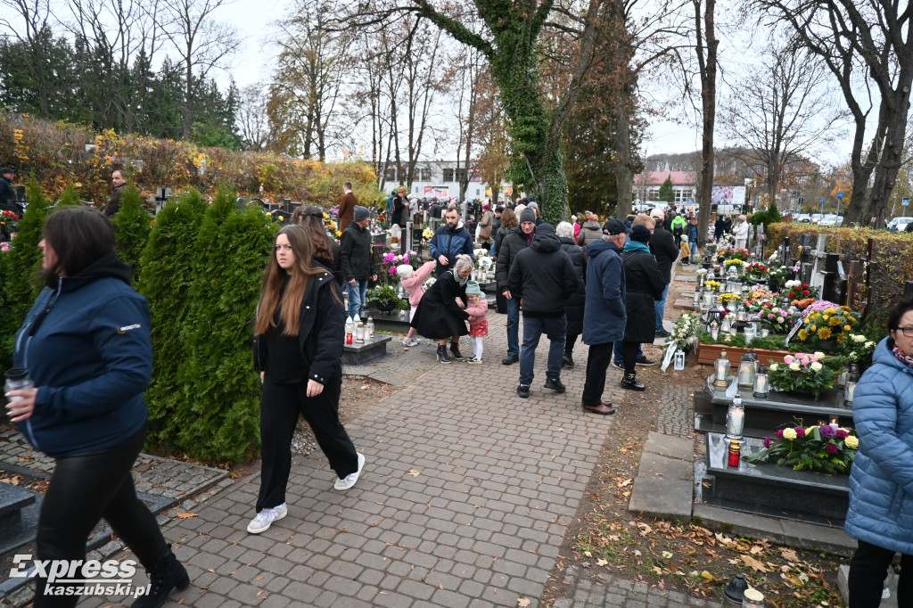 Wszystkich Świętych na cmentarzu w Kartuzach