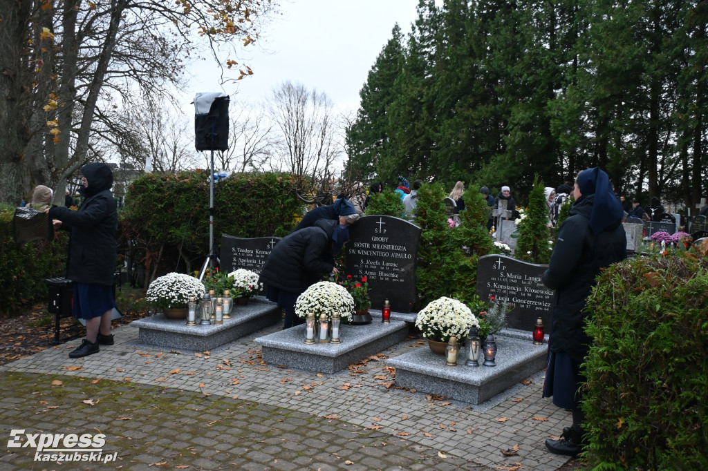 Wszystkich Świętych na cmentarzu w Kartuzach