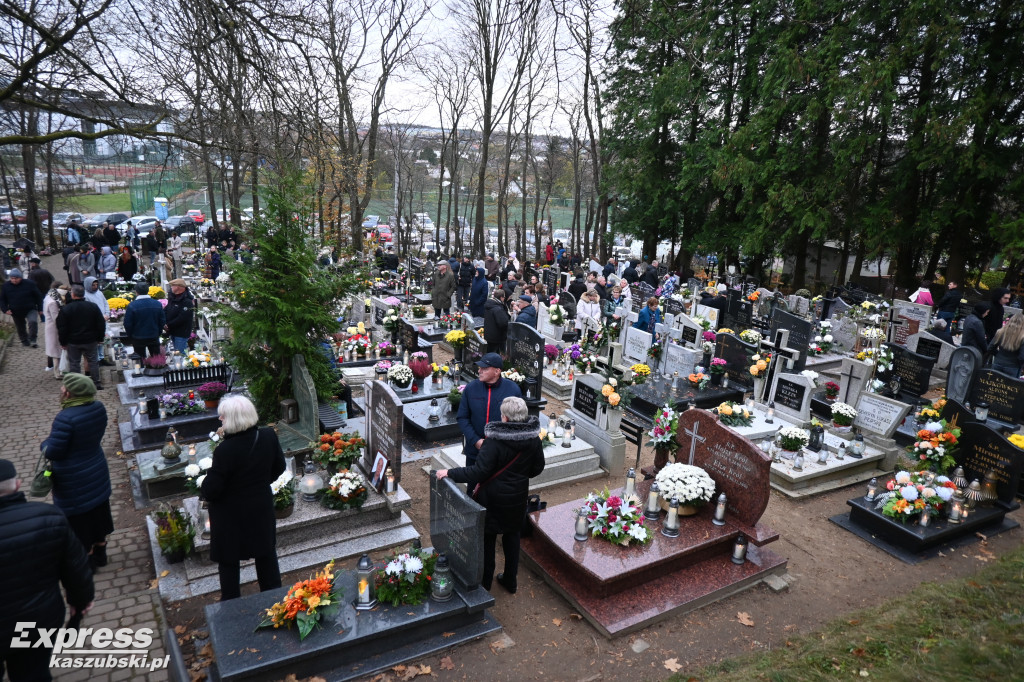 Wszystkich Świętych na cmentarzu w Kartuzach