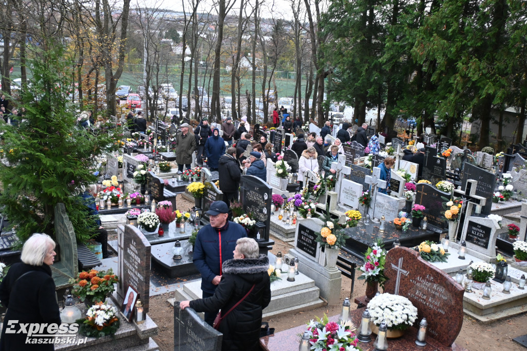 Wszystkich Świętych na cmentarzu w Kartuzach