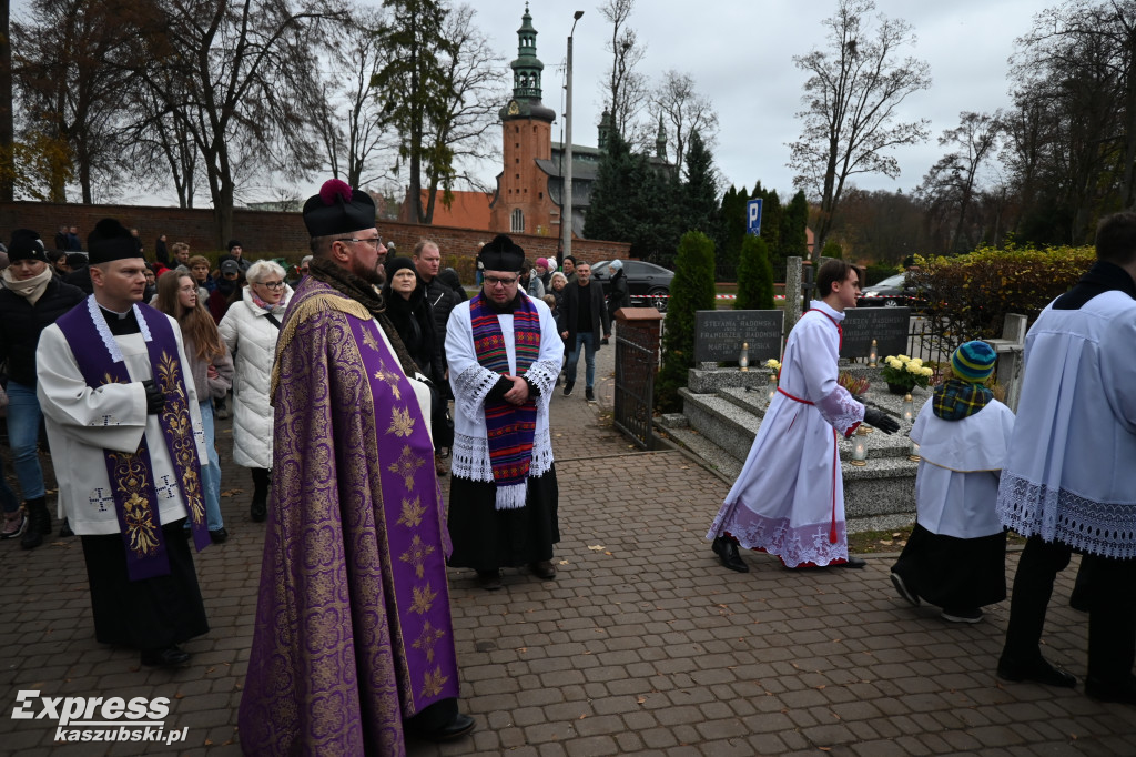 Wszystkich Świętych na cmentarzu w Kartuzach