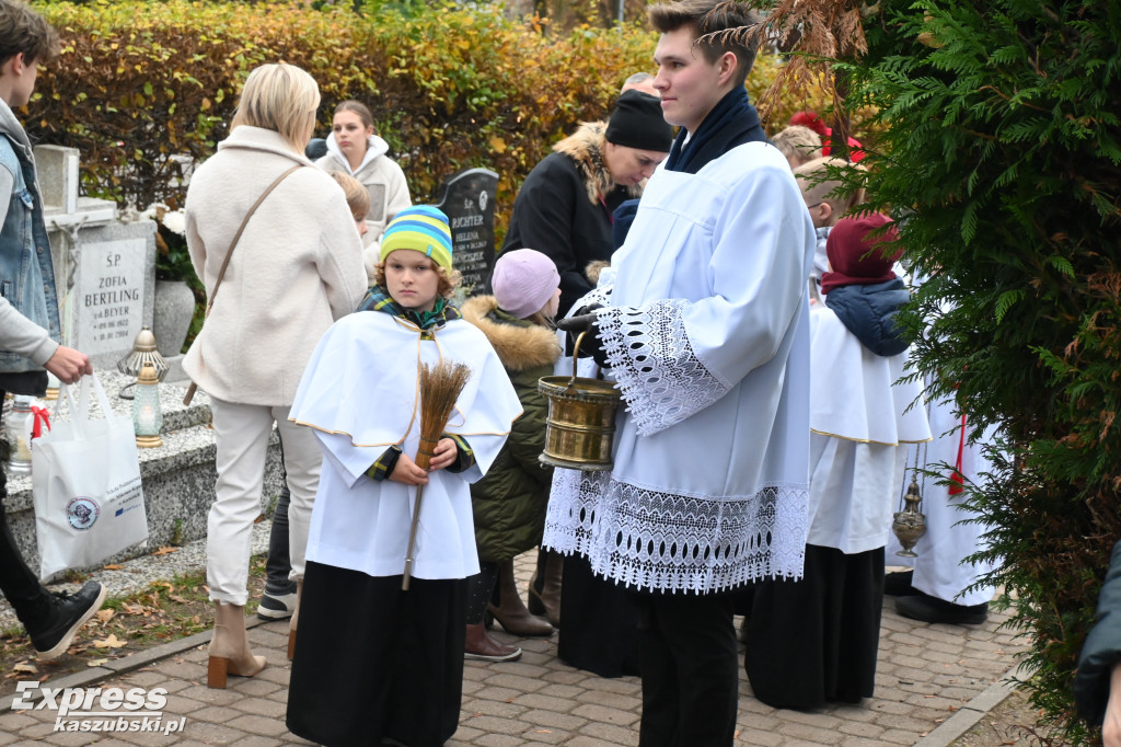 Wszystkich Świętych na cmentarzu w Kartuzach