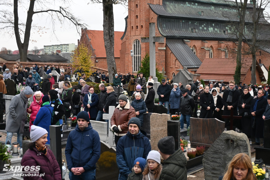 Wszystkich Świętych na cmentarzu w Kartuzach