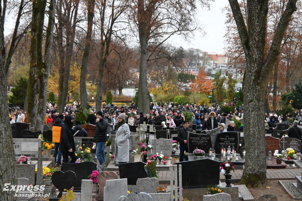 Wszystkich Świętych na cmentarzu w Kartuzach