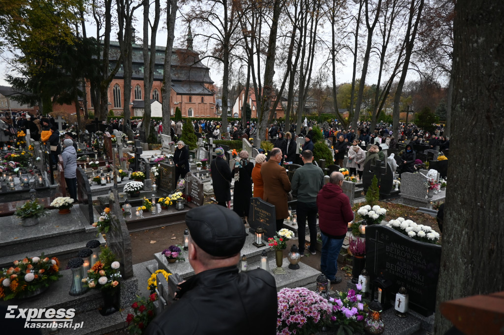 Wszystkich Świętych na cmentarzu w Kartuzach