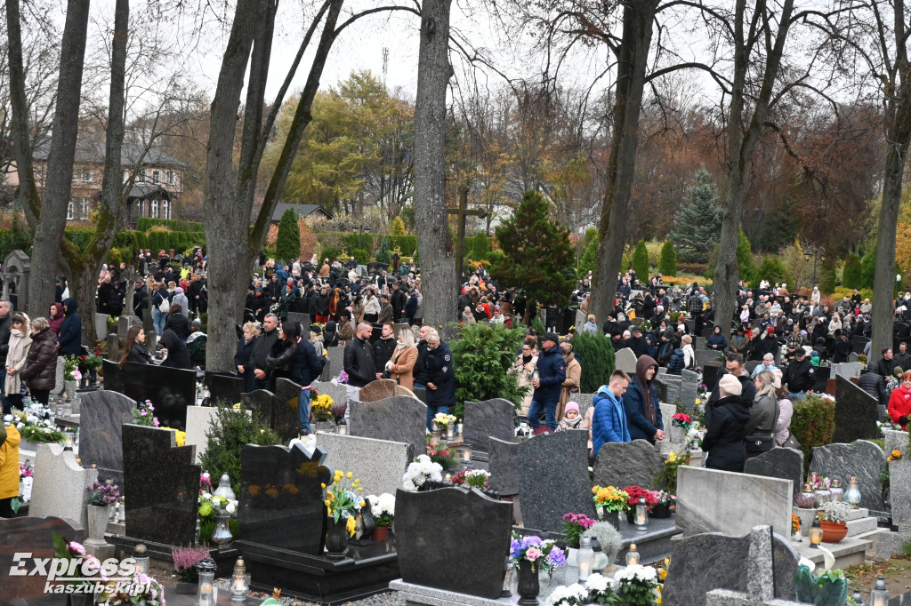 Wszystkich Świętych na cmentarzu w Kartuzach