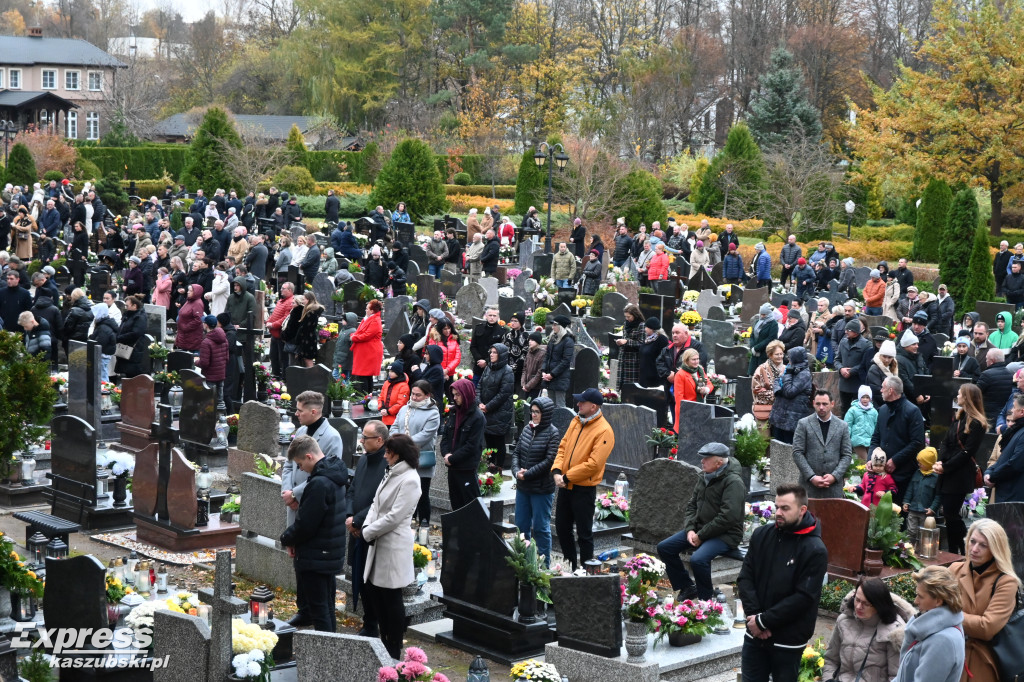 Wszystkich Świętych na cmentarzu w Kartuzach