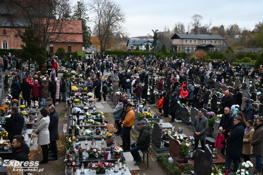 Wszystkich Świętych na cmentarzu w Kartuzach