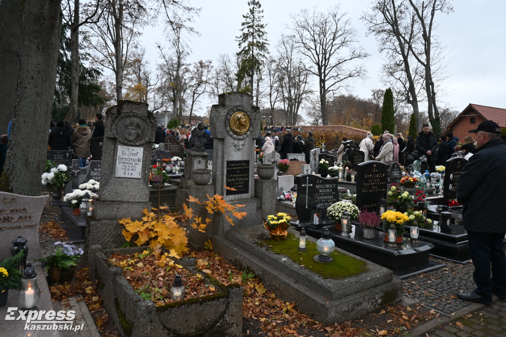 Wszystkich Świętych na cmentarzu w Kartuzach