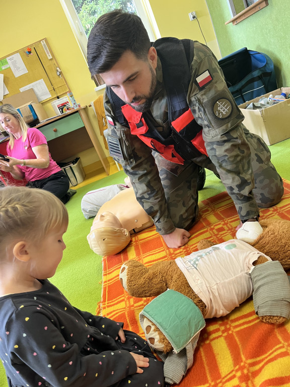 Przedszkolaki z Miechucina spotkały się z żołnierzami