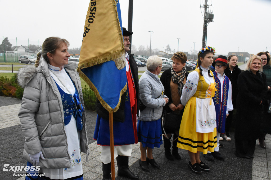 Odsłonięcie tablic kaszubskich w Stężycy