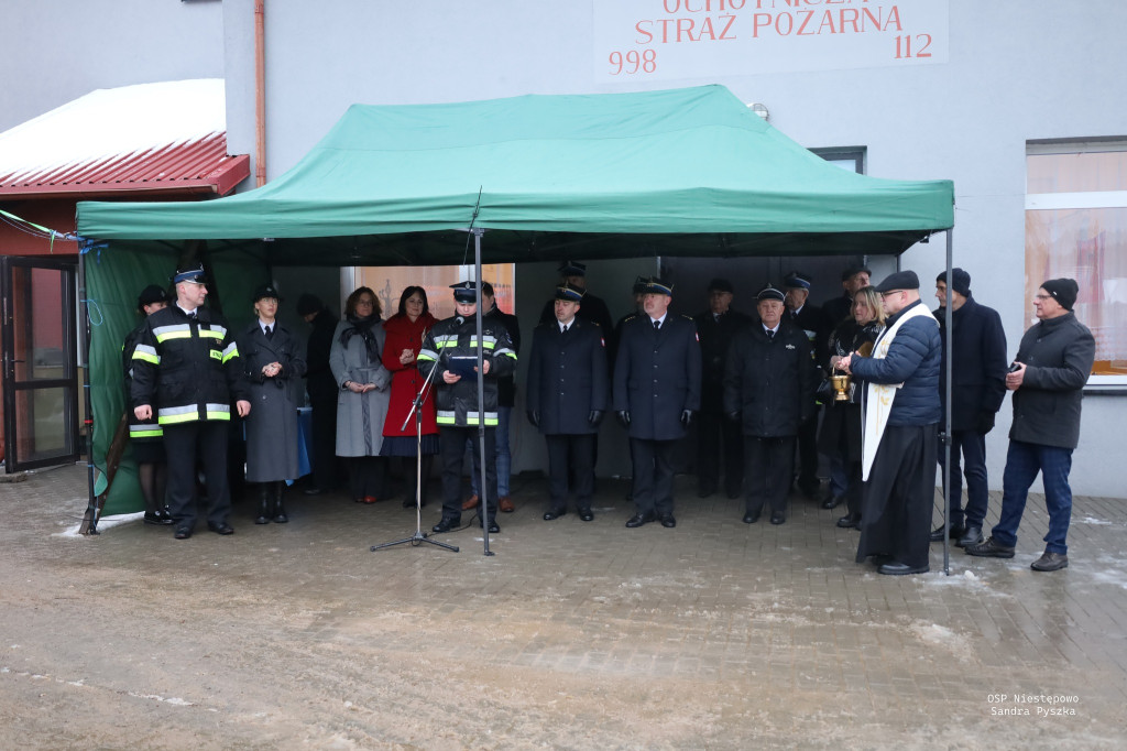 Przekazanie wozu OSP Niestępowo