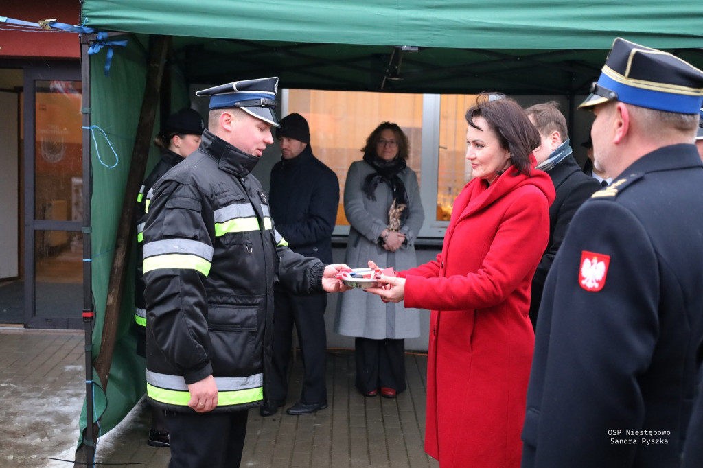 Przekazanie wozu OSP Niestępowo