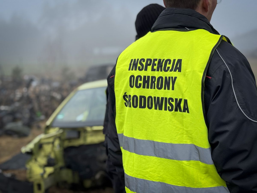 Policyjna akcja na złomowiskach samochodowych