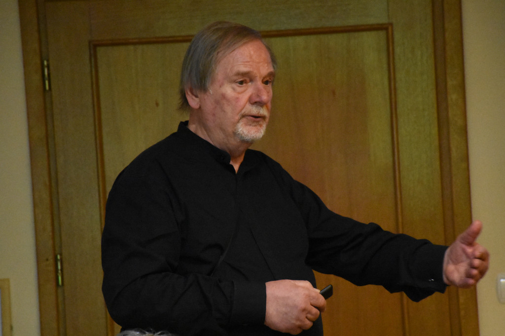 Chris Niedenthal w Kania Lodge