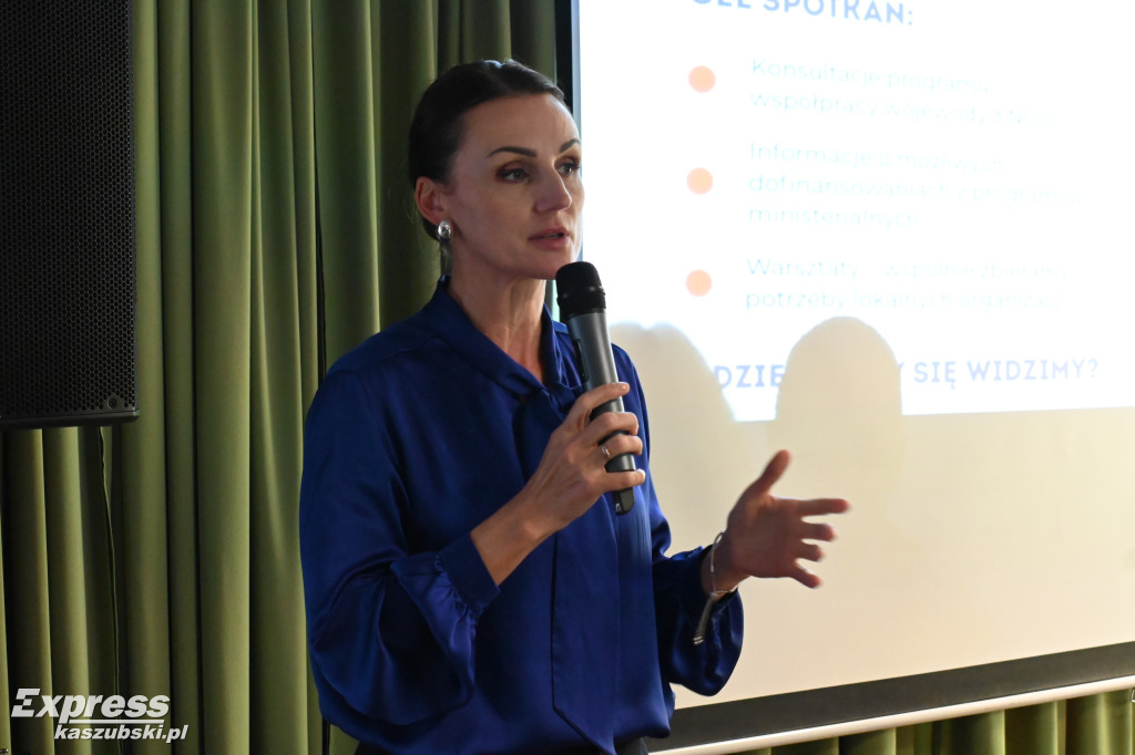Spotkanie przedstawicieli NGO z wojewodą w Kartuzach