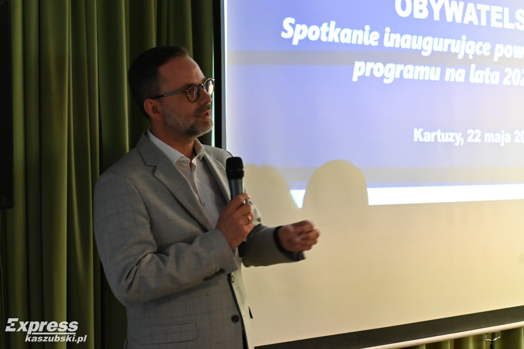 Spotkanie przedstawicieli NGO z wojewodą w Kartuzach