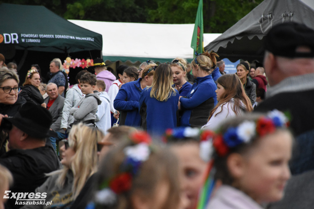 Spartakiada KGW i zlot samochodów w Chmielnie