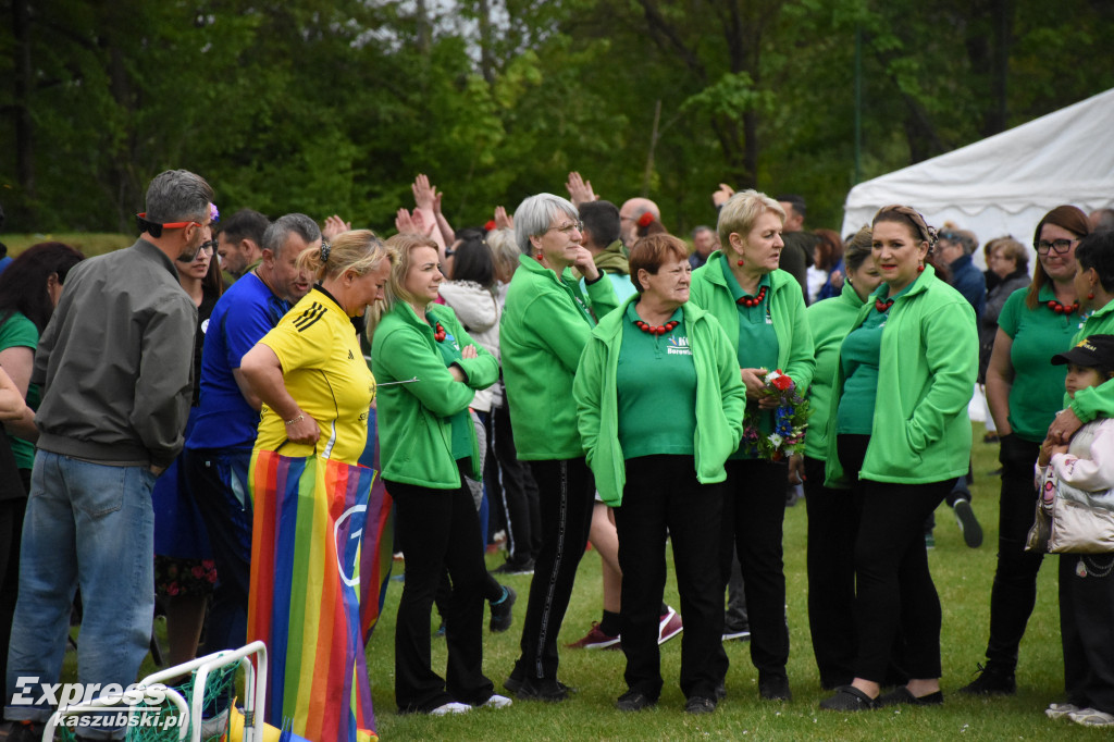 Spartakiada KGW i zlot samochodów w Chmielnie