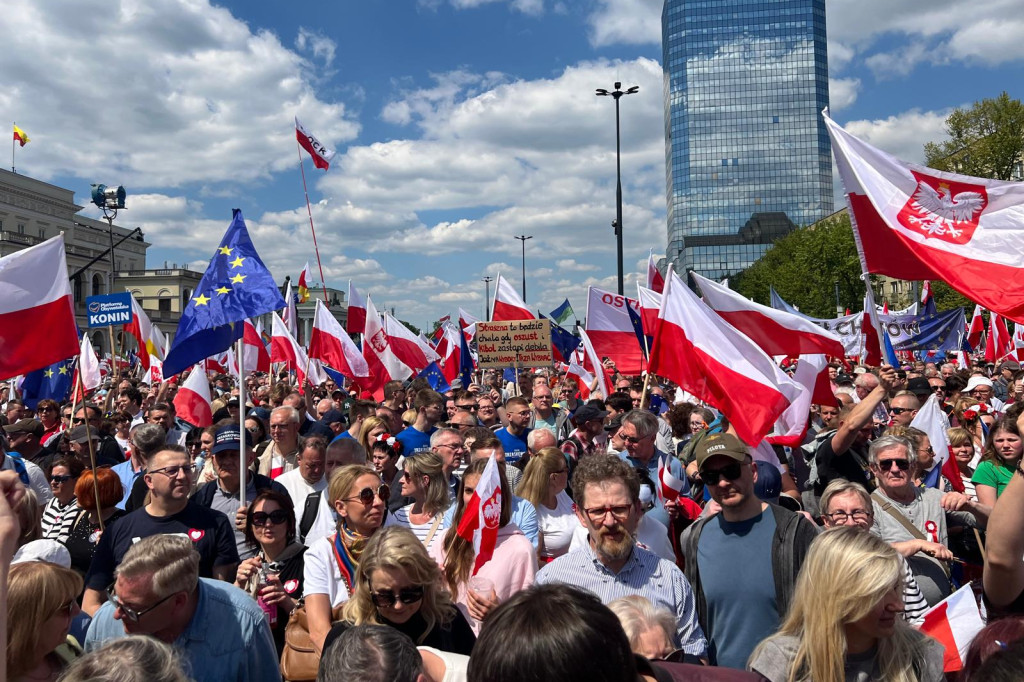Marsz poparcia Rafała Trzaskowskiego w Warszawie