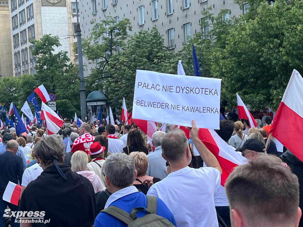 Marsz poparcia Rafała Trzaskowskiego w Warszawie