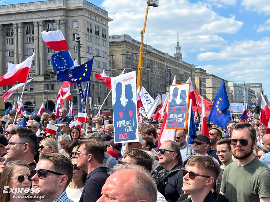 Marsz poparcia Rafała Trzaskowskiego w Warszawie