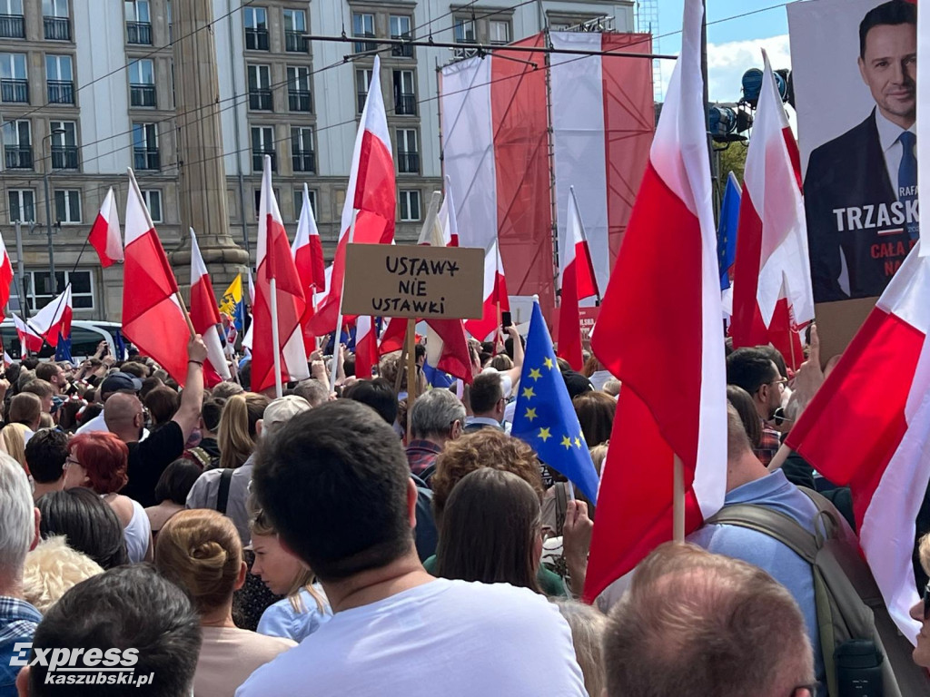 Marsz poparcia Rafała Trzaskowskiego w Warszawie