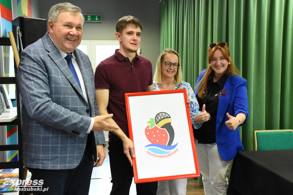 Konferencja prasowa ws. Truskawkobrania