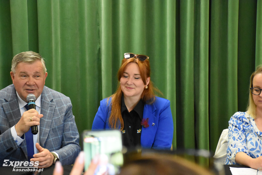 Konferencja prasowa ws. Truskawkobrania